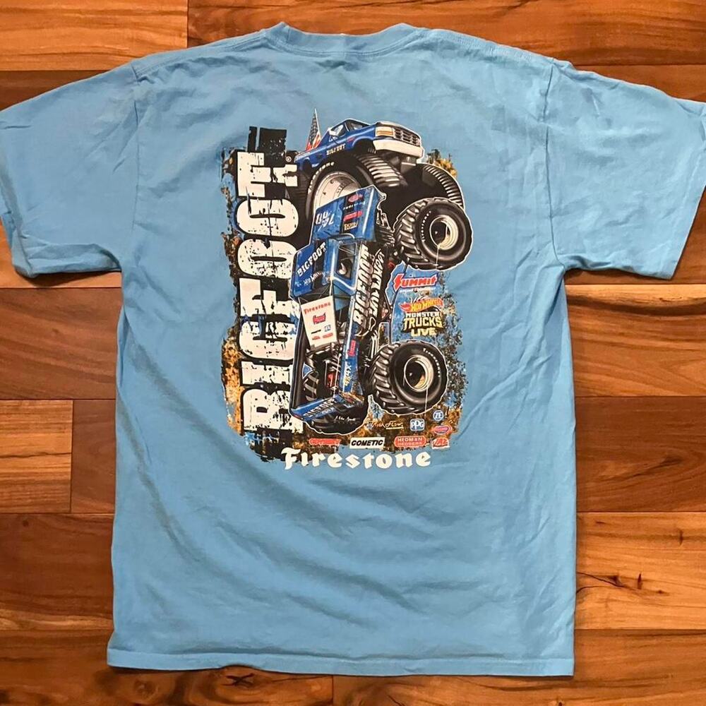 Bigfoot Hot Wheels Live Monster Truck Jam T-Shirt size large port and company